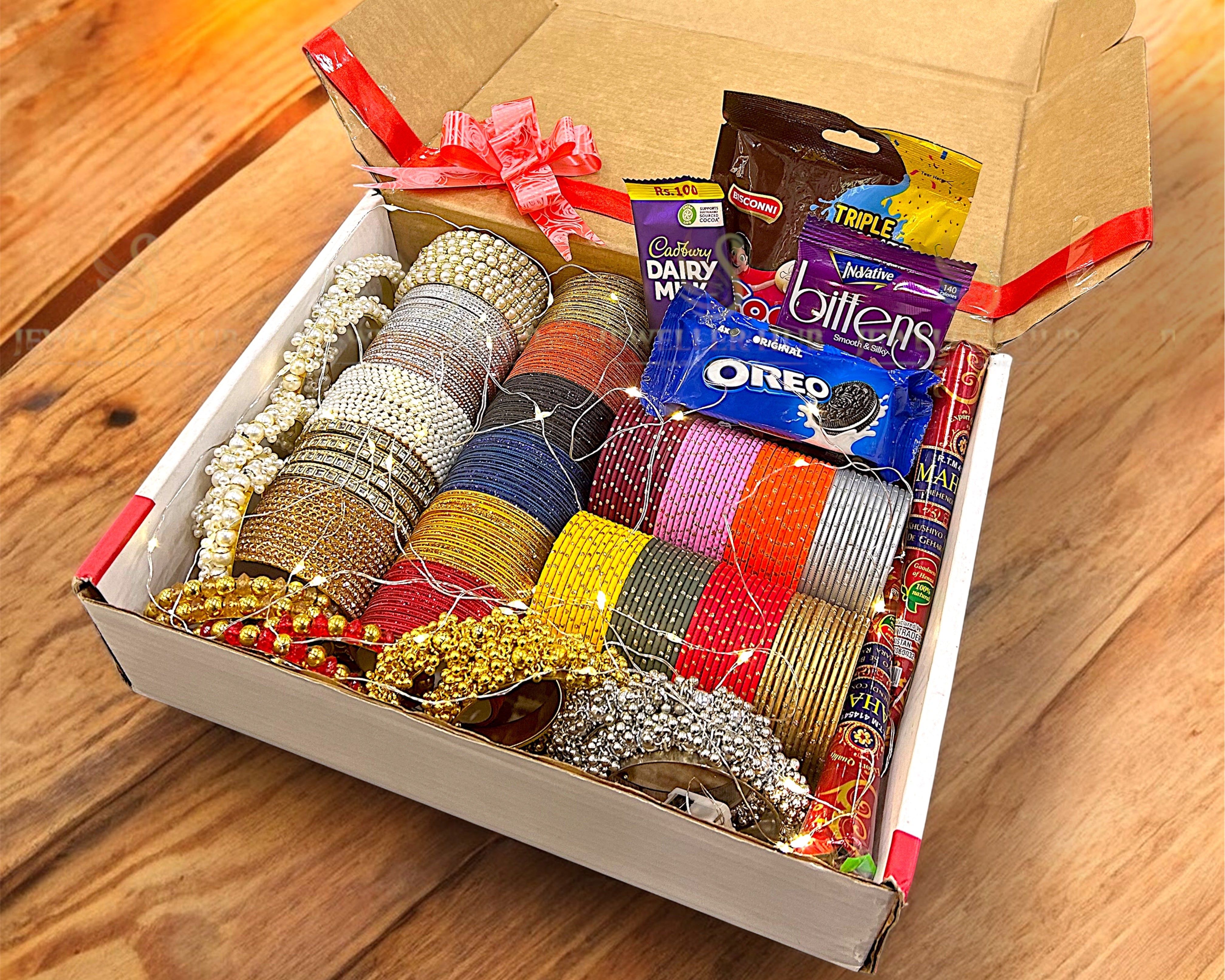 32 items Mega Gift Box