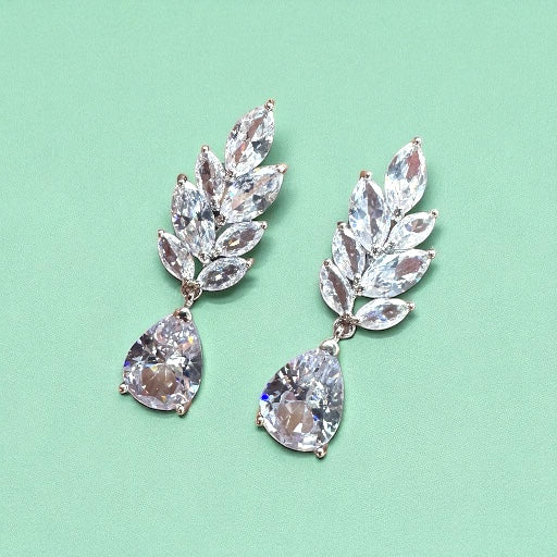 White Salsabil Glow Earrings