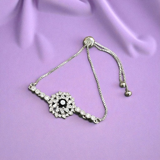 Amaria Loop Bracelet