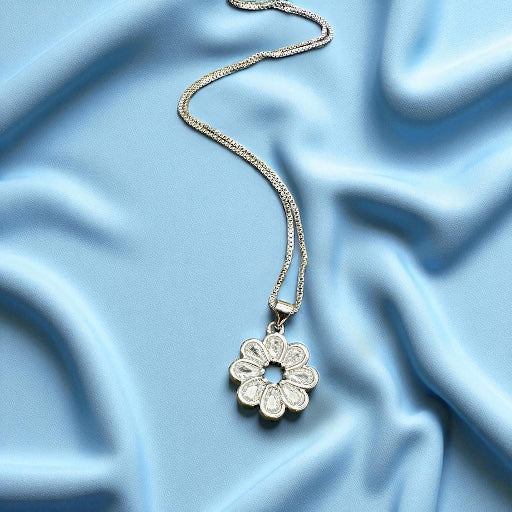 Inaya Glowé Pendant